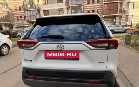 Toyota RAV4, 2022 год, 4 200 000 рублей, 16 фотография