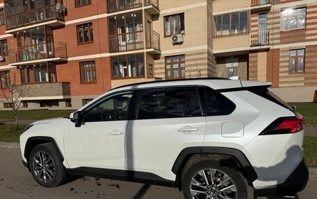 Toyota RAV4, 2022 год, 4 200 000 рублей, 24 фотография