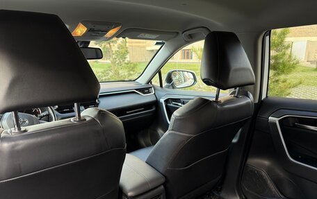 Toyota RAV4, 2022 год, 4 200 000 рублей, 34 фотография