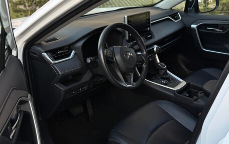 Toyota RAV4, 2022 год, 4 200 000 рублей, 29 фотография