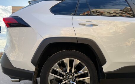 Toyota RAV4, 2022 год, 4 200 000 рублей, 28 фотография