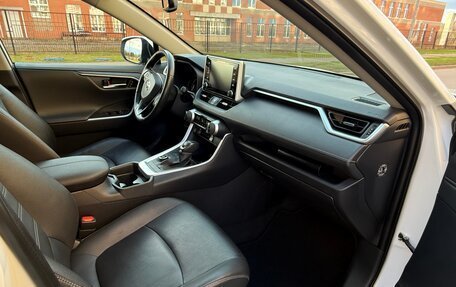 Toyota RAV4, 2022 год, 4 200 000 рублей, 31 фотография