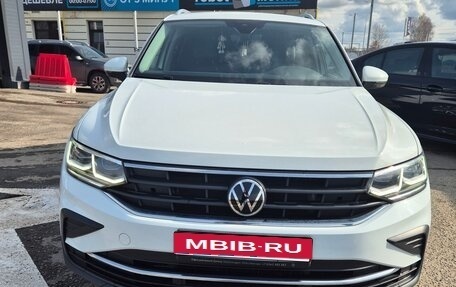Volkswagen Tiguan II, 2021 год, 3 700 000 рублей, 1 фотография
