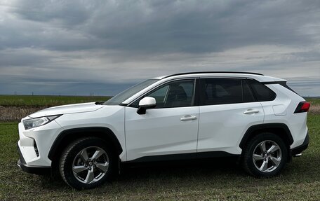 Toyota RAV4, 2020 год, 3 390 000 рублей, 4 фотография