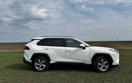 Toyota RAV4, 2020 год, 3 390 000 рублей, 5 фотография