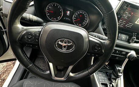 Toyota RAV4, 2020 год, 3 390 000 рублей, 13 фотография