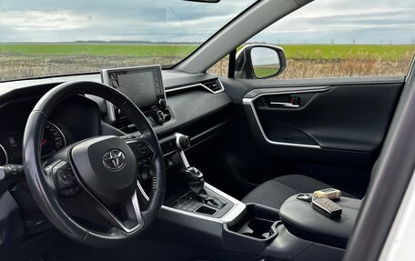 Toyota RAV4, 2020 год, 3 390 000 рублей, 16 фотография