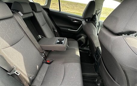 Toyota RAV4, 2020 год, 3 390 000 рублей, 20 фотография