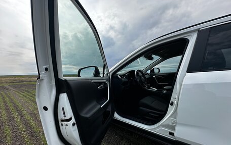 Toyota RAV4, 2020 год, 3 390 000 рублей, 17 фотография