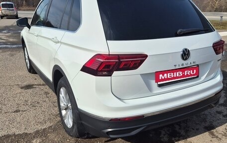 Volkswagen Tiguan II, 2021 год, 3 700 000 рублей, 4 фотография