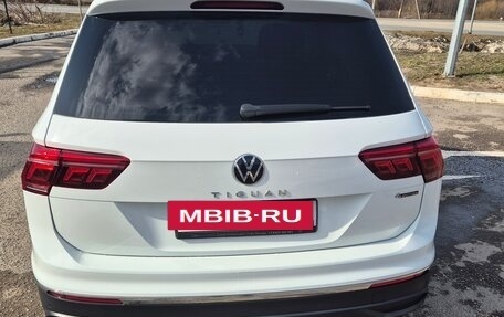 Volkswagen Tiguan II, 2021 год, 3 700 000 рублей, 5 фотография