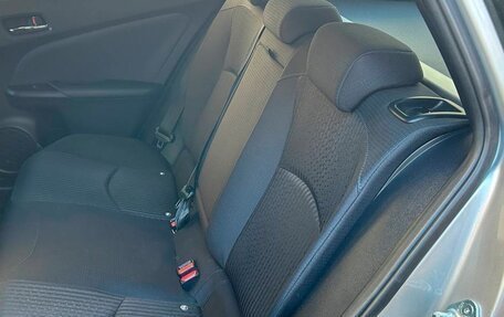 Toyota Prius IV XW50, 2015 год, 1 750 000 рублей, 7 фотография