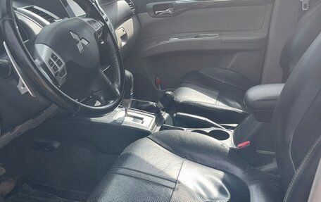 Mitsubishi Pajero Sport II рестайлинг, 2014 год, 2 500 000 рублей, 7 фотография