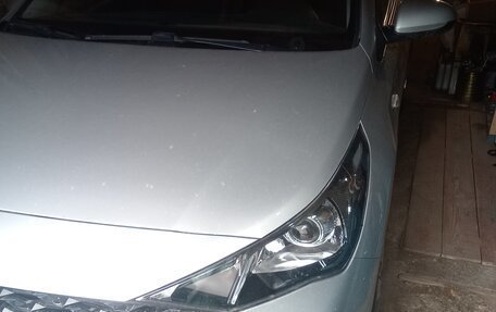 Hyundai Solaris II рестайлинг, 2021 год, 1 680 000 рублей, 2 фотография