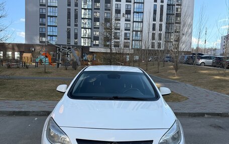 Opel Astra J, 2011 год, 419 900 рублей, 1 фотография