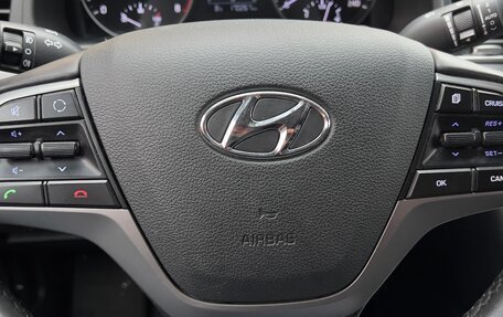 Hyundai Elantra VI рестайлинг, 2017 год, 1 200 000 рублей, 21 фотография