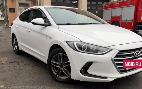 Hyundai Elantra VI рестайлинг, 2017 год, 1 200 000 рублей, 24 фотография