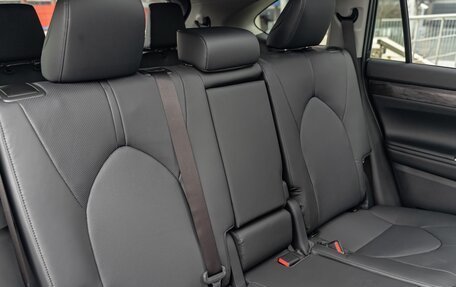 Toyota Highlander, 2026 год, 5 799 000 рублей, 36 фотография