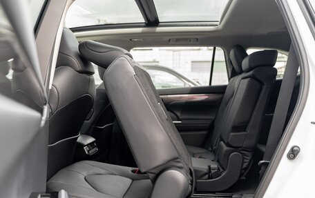 Toyota Highlander, 2026 год, 5 799 000 рублей, 34 фотография