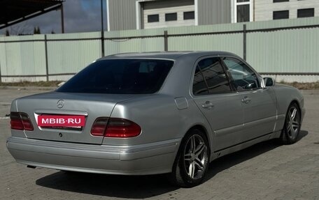 Mercedes-Benz E-Класс, 2000 год, 350 000 рублей, 3 фотография