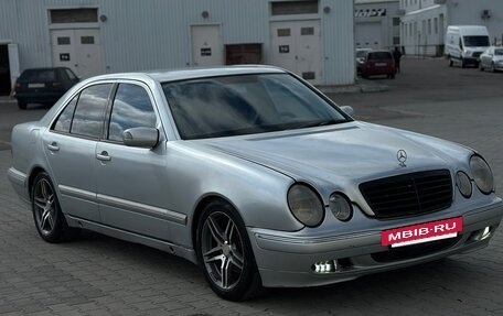 Mercedes-Benz E-Класс, 2000 год, 350 000 рублей, 2 фотография