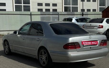 Mercedes-Benz E-Класс, 2000 год, 350 000 рублей, 4 фотография