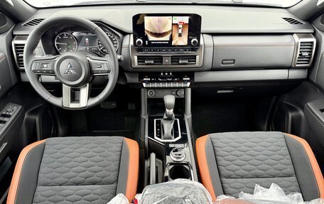 Mitsubishi Triton, 2025 год, 6 250 000 рублей, 34 фотография