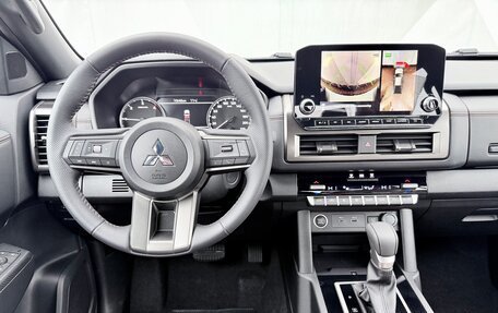 Mitsubishi Triton, 2025 год, 6 250 000 рублей, 29 фотография