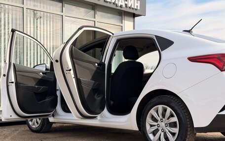 Hyundai Solaris II рестайлинг, 2021 год, 1 580 000 рублей, 10 фотография