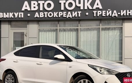 Hyundai Solaris II рестайлинг, 2021 год, 1 580 000 рублей, 2 фотография