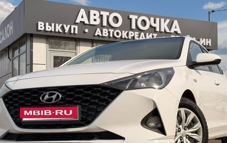 Hyundai Solaris II рестайлинг, 2021 год, 1 580 000 рублей, 4 фотография