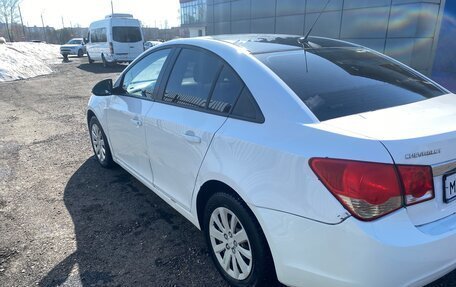 Chevrolet Cruze II, 2013 год, 550 000 рублей, 3 фотография
