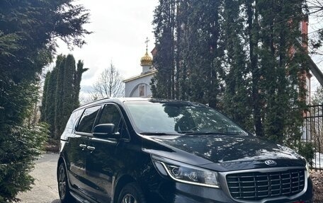 KIA Carnival III, 2020 год, 2 500 000 рублей, 3 фотография