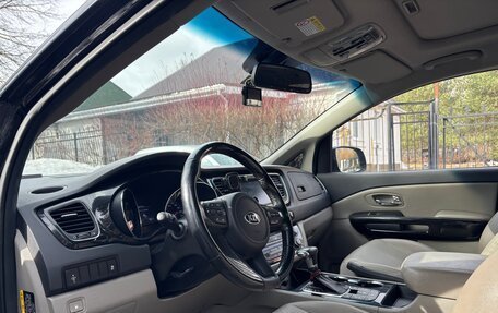 KIA Carnival III, 2020 год, 2 500 000 рублей, 21 фотография