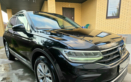 Volkswagen Tiguan II, 2021 год, 2 480 000 рублей, 2 фотография