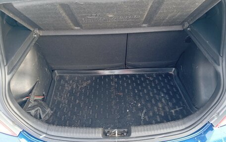 Hyundai Solaris II рестайлинг, 2012 год, 800 000 рублей, 24 фотография