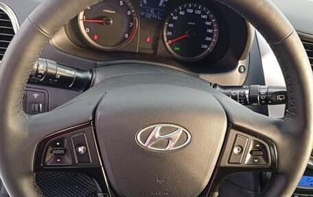 Hyundai Solaris II рестайлинг, 2012 год, 800 000 рублей, 19 фотография