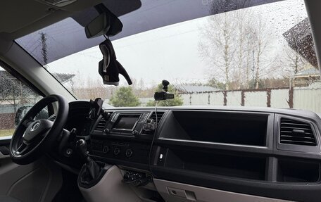 Volkswagen Caravelle T6 рестайлинг, 2015 год, 3 600 000 рублей, 9 фотография