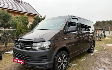 Volkswagen Caravelle T6 рестайлинг, 2015 год, 3 600 000 рублей, 2 фотография