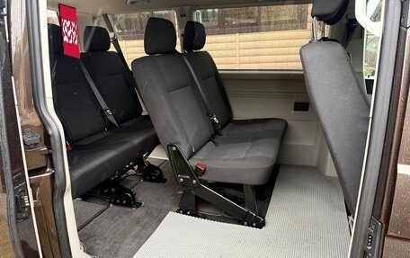 Volkswagen Caravelle T6 рестайлинг, 2015 год, 3 600 000 рублей, 13 фотография