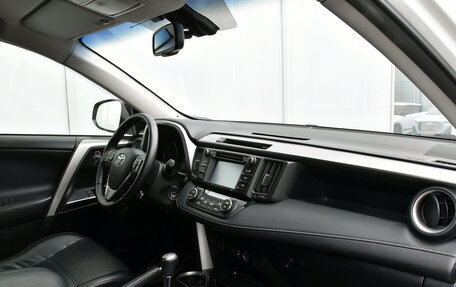 Toyota RAV4, 2016 год, 2 049 000 рублей, 11 фотография