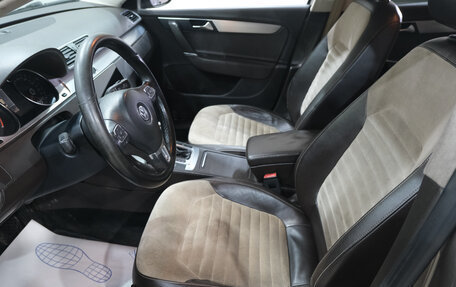 Volkswagen Passat B7, 2011 год, 1 069 000 рублей, 12 фотография