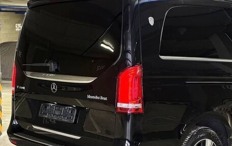 Mercedes-Benz V-Класс, 2022 год, 6 990 000 рублей, 3 фотография