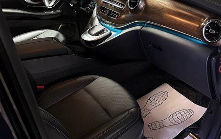 Mercedes-Benz V-Класс, 2022 год, 6 990 000 рублей, 6 фотография