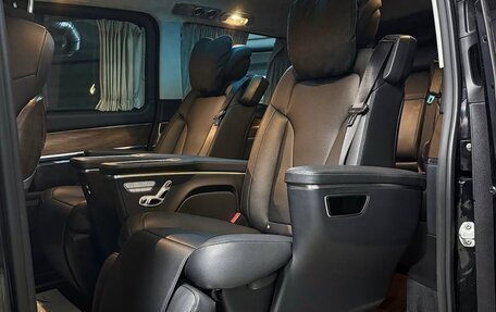 Mercedes-Benz V-Класс, 2022 год, 6 990 000 рублей, 9 фотография