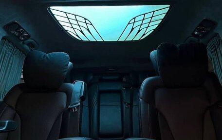 Mercedes-Benz V-Класс, 2022 год, 6 990 000 рублей, 11 фотография