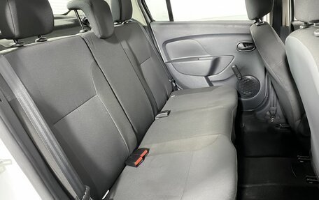 Renault Logan II, 2018 год, 799 000 рублей, 11 фотография