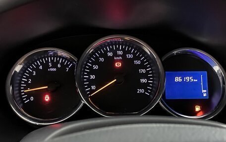 Renault Logan II, 2018 год, 799 000 рублей, 16 фотография