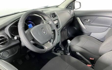 Renault Logan II, 2018 год, 799 000 рублей, 14 фотография