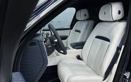 Rolls-Royce Cullinan, 2024 год, 62 000 000 рублей, 10 фотография